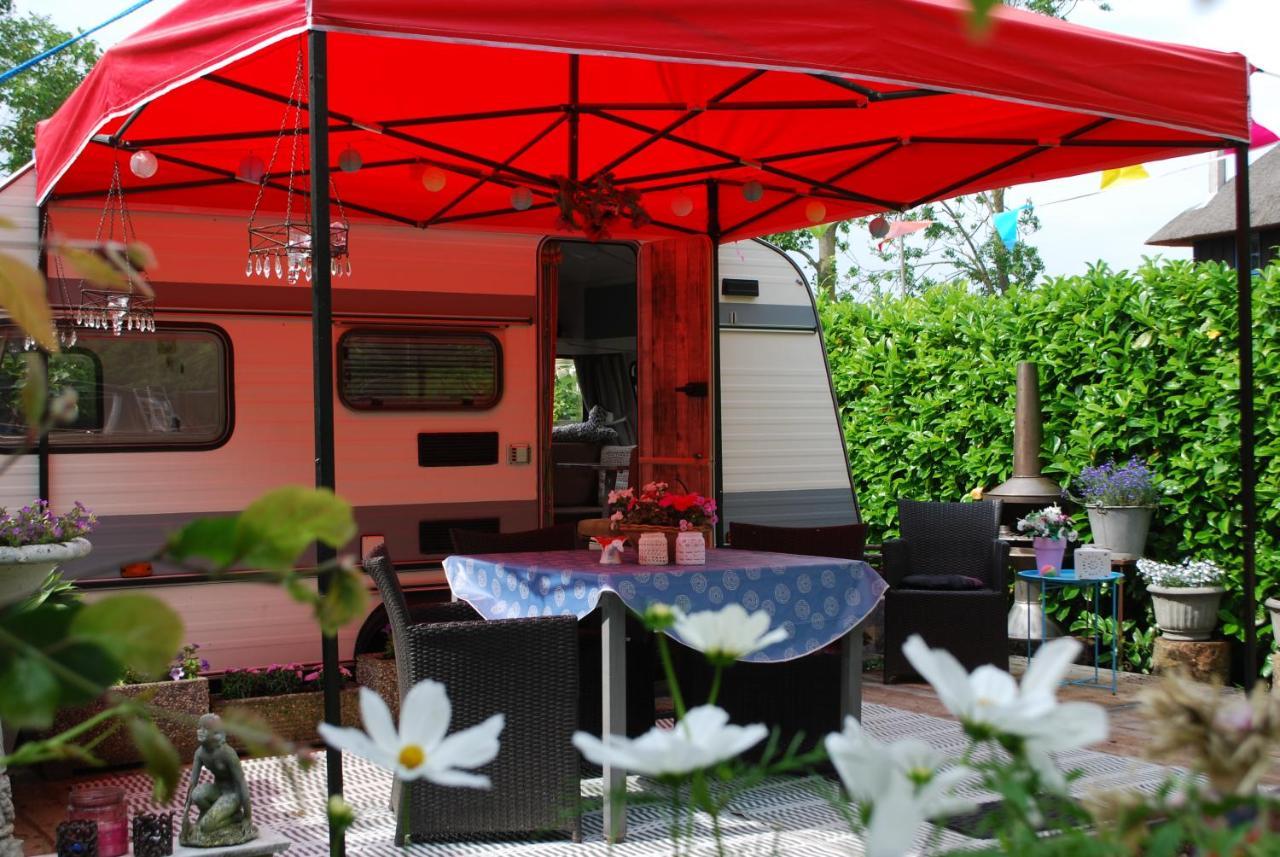 B&B Oeland Caravan "Juf Jansen" Ottoland Номер фото